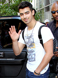Joe's Friendly Face | Joe Jonas
