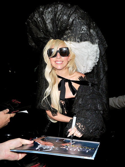 LACE FRONT photo | Lady Gaga