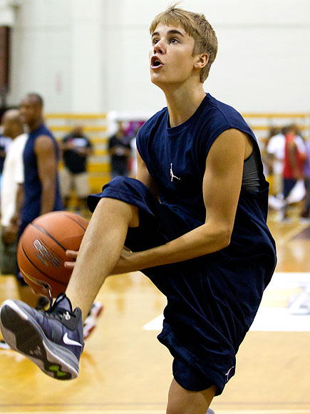 PLAYIN' B-BALL photo | Justin Bieber