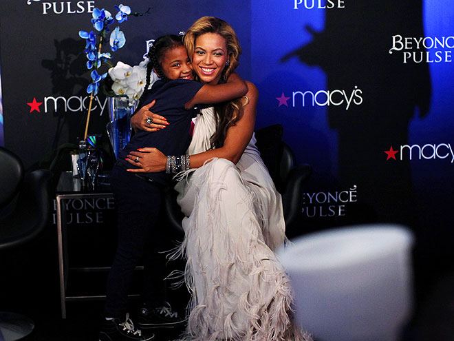 YOUNG LOVE photo | Beyonce Knowles
