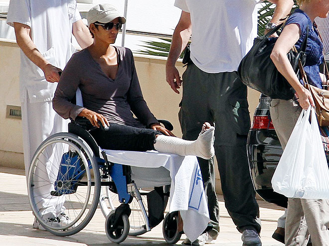 CASTING CALL photo | Halle Berry