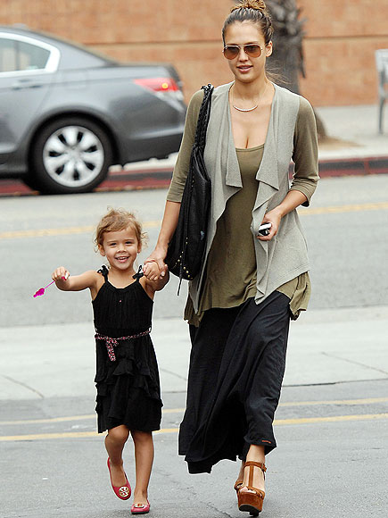 CITY WALK photo | Honor Warren, Jessica Alba