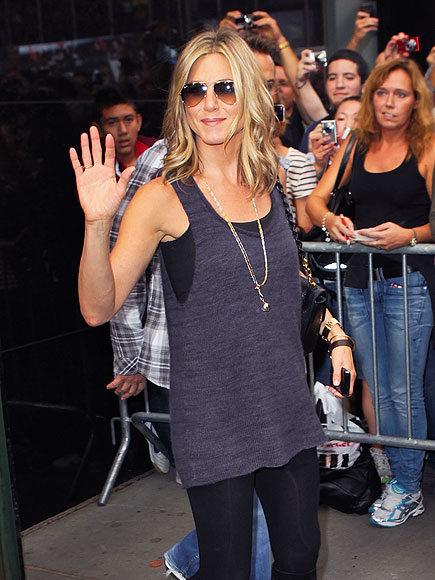 HI 'FIVE'
photo | Jennifer Aniston