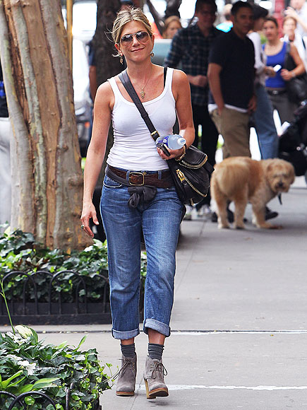 TANK GIRL
photo | Jennifer Aniston
