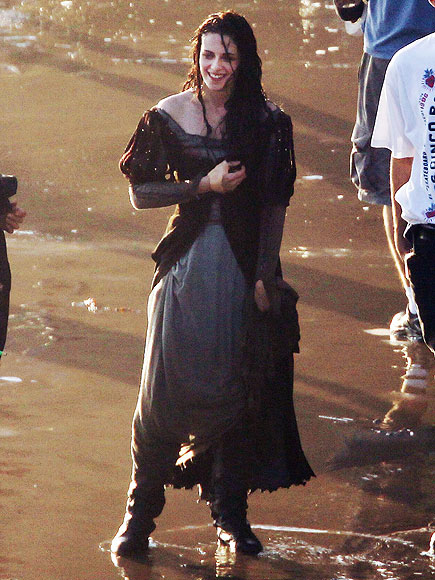 WET DRESSING
 photo | Kristen Stewart