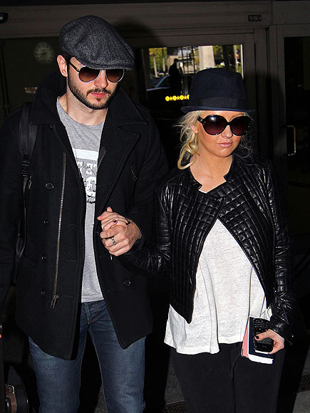 HELPING HAND photo | Christina Aguilera