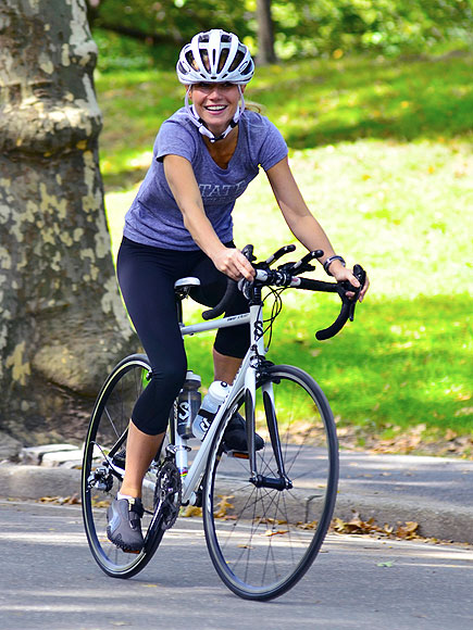 BIKER BABE photo | Gwyneth Paltrow
