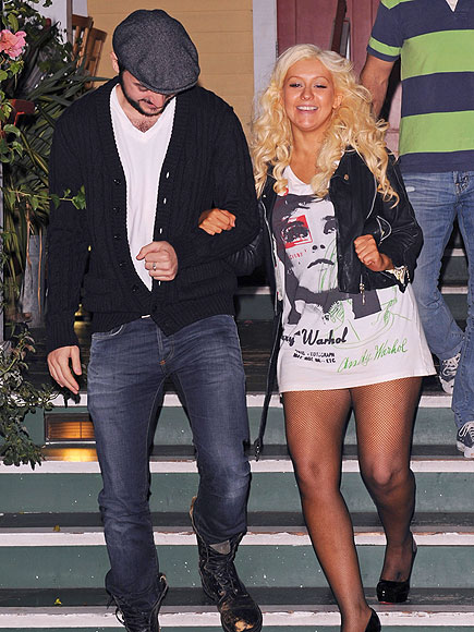 BALANCING ACT photo | Christina Aguilera