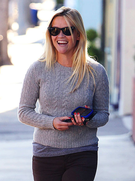 SHADY LADY
photo | Reese Witherspoon