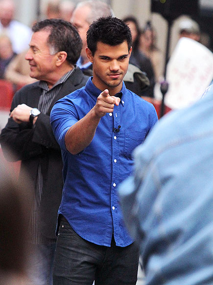 HERE'S LOOKIN' AT YOU
photo | Taylor Lautner