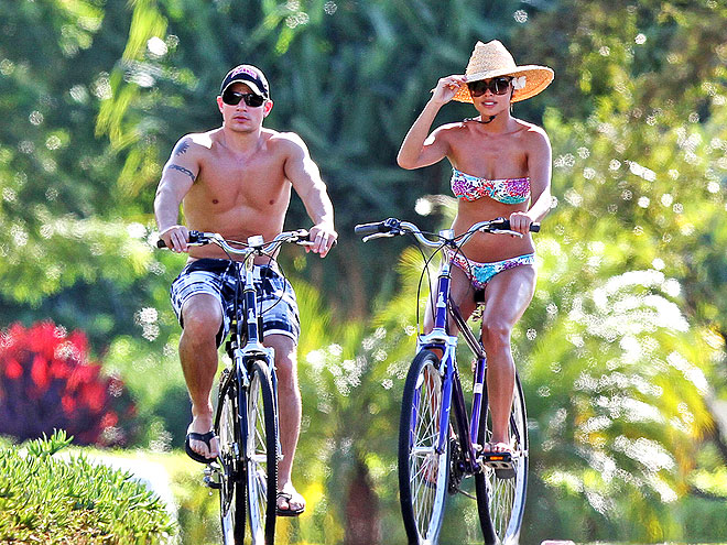 LEI'D BACK
photo | Nick Lachey, Vanessa Minnillo