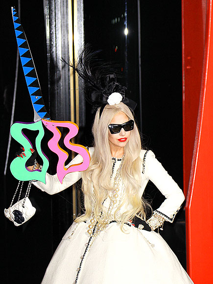 WHAT A CUTUP!
photo | Lady Gaga