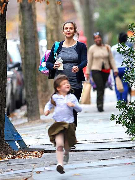 MOMMY & ME
 photo | Maggie Gyllenhaal