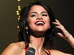 Selena: 'Jingle' Belle | Selena Gomez