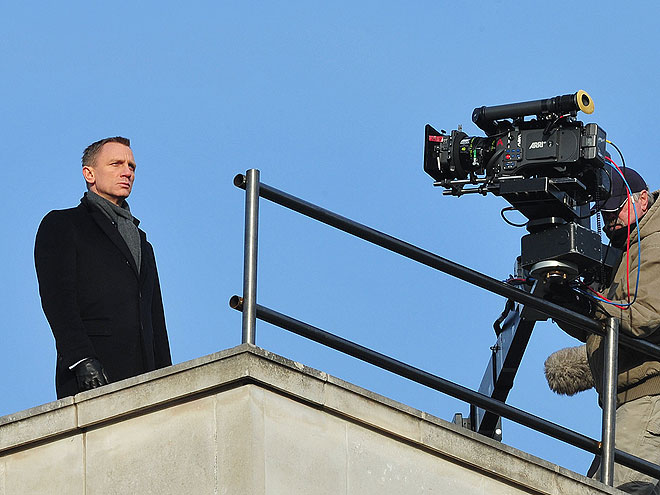 BOND IS BACK! photo | Daniel Craig