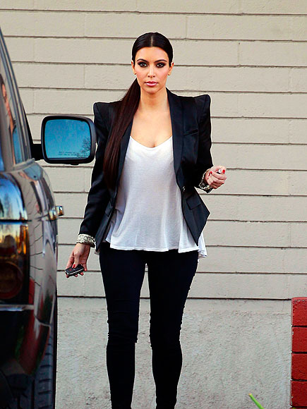 SHOULDER ON
 photo | Kim Kardashian