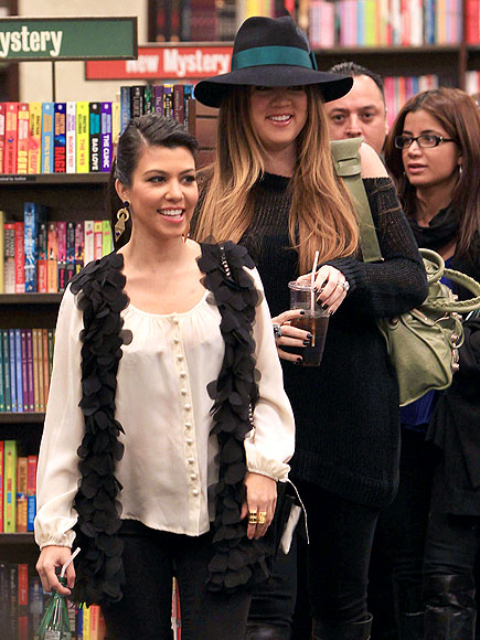 NOVEL IDEA photo | Khloe Kardashian, Kourtney Kardashian