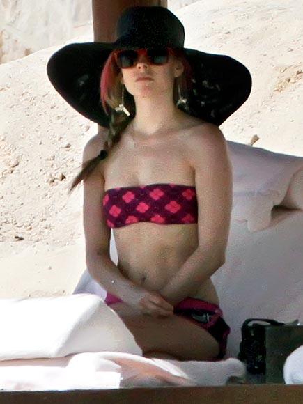 Beach Patrol - AVRIL LAVIGNE - ...