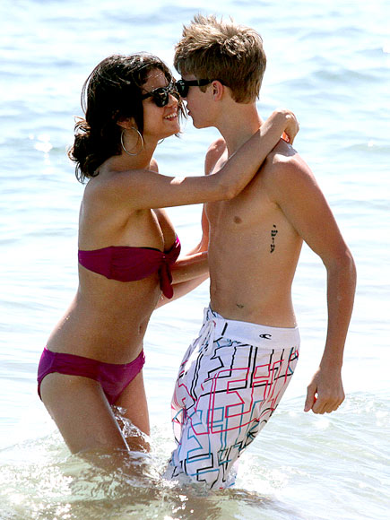 selena gomez and justin bieber at the beach 2011. SELENA GOMEZ amp; JUSTIN BIEBER