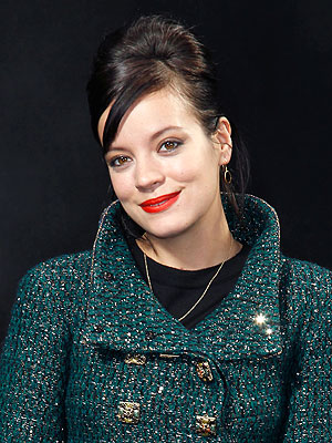BUZZ Will Lily Allen Marry in a Chanel Wedding Dress