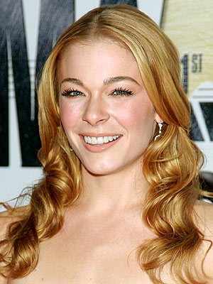 LEANN RIMES's Twitter Charity Act – Style News - StyleWatch - People.