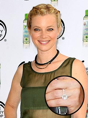 Though they kept the start of their relationship quiet Amy Smart and new