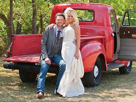 Girls Dress on Miranda Lambert Wedding Dress     Style News   Stylewatch   People Com