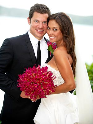  Nick Lachey and Vanessa Minnillo show off their custom wedding bands