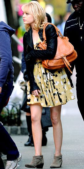 Emma Stone NYC OLD SCHOOL photo | Emma Stone