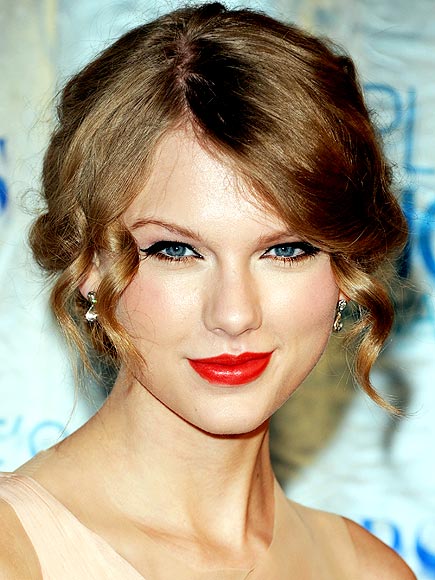 TAYLOR SWIFT'S 24/7 CREAM photo | Taylor Swift