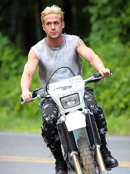 RYAN GOSLING'S SHOCKING LOCKS photo | Ryan Gosling