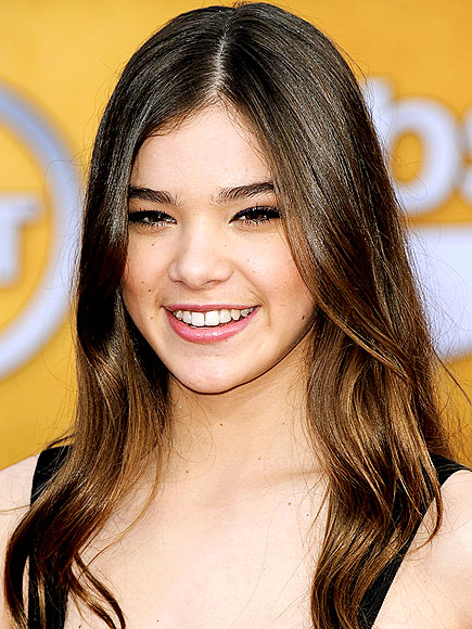 HAILEE STEINFELD'S MAKEUP photo | Hailee Steinfeld