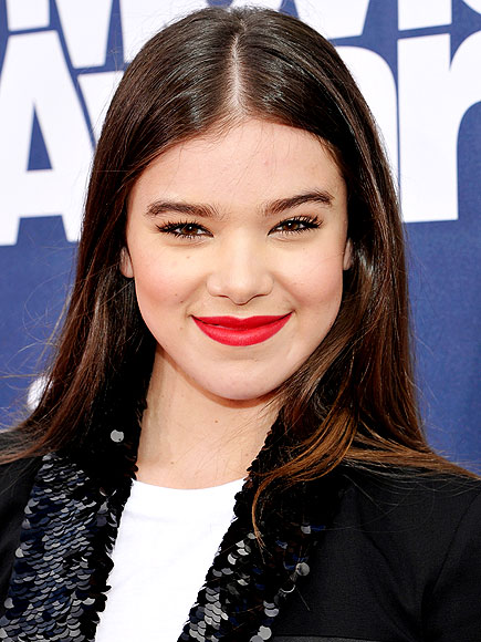 HAILEE STEINFELD'S MAKEUP photo | Hailee Steinfeld