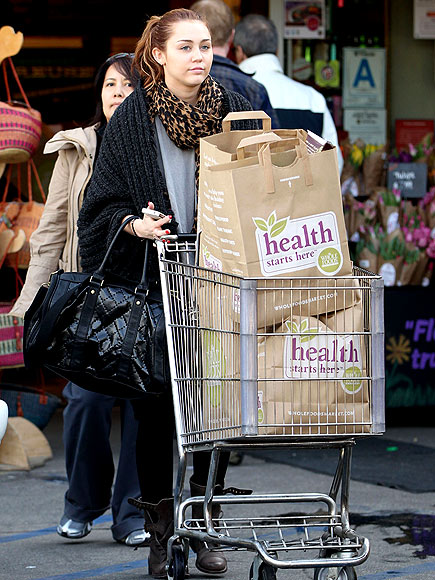 Stars' Grocery Store Style MILEY CYRUS photo | Miley Cyrus