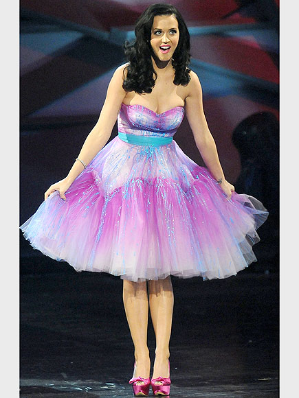 Katy Perry is pretty in pastel at the People's Choice Awards, where the double award winner also deserved a prize for best bargain hunter, in her frilly dress, pink heels and sparkly bangles. Which piece is under $100? | Katy Perry