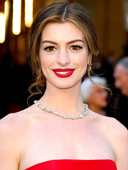 ANNE HATHAWAY'S HAIRCOLOR photo | Anne Hathaway