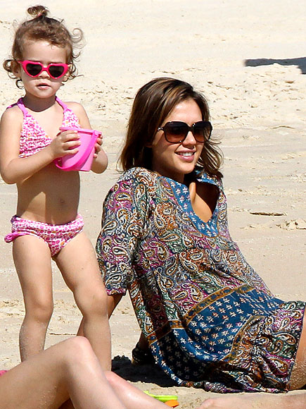 JESSICA ALBA'S TUNIC photo | Jessica Alba