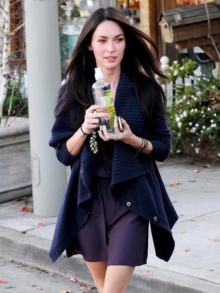 MEGAN FOX'S SWEATER photo | Megan Fox