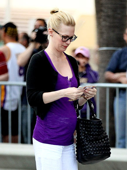 JANUARY JONES'S TOTE photo | January Jones