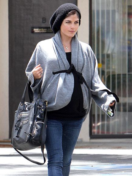SELMA'S CARDIGAN photo | Selma Blair
