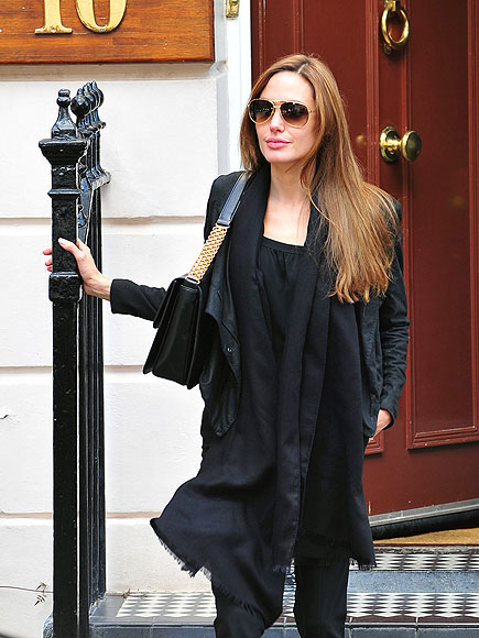 ANGELINA JOLIE'S PURSE photo | Angelina Jolie