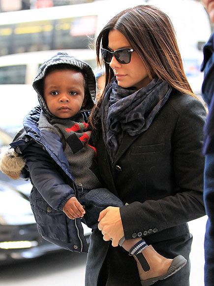 SANDRA BULLOCK'S SUNGLASSES photo | Sandra Bullock