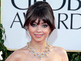 Can You Spot Sarah Hyland? Find the Stars!
