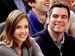 Jessica Alba Holds Court at the Knicks Game | Cash Warren, Jessica Alba