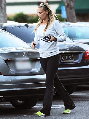 Molly Sims Pregnant: First Photo