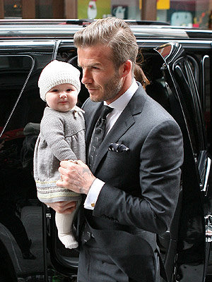Beckham  Harper on Harper Beckham All Smiles For The Cameras