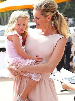 Rebecca Romijn's Twins' Favorite Song? 'Call Me Maybe'