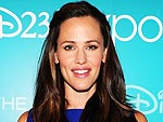 Jennifer Garner's Preppy-Chic Maternity Style