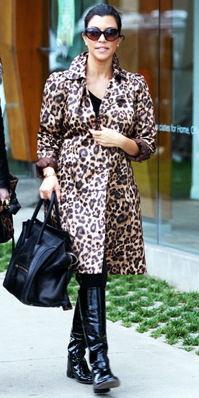 SPOTTED AROUND photo | Kourtney Kardashian
