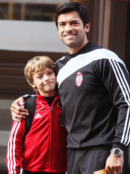 MARK CONSUELOS photo | Mark Consuelos